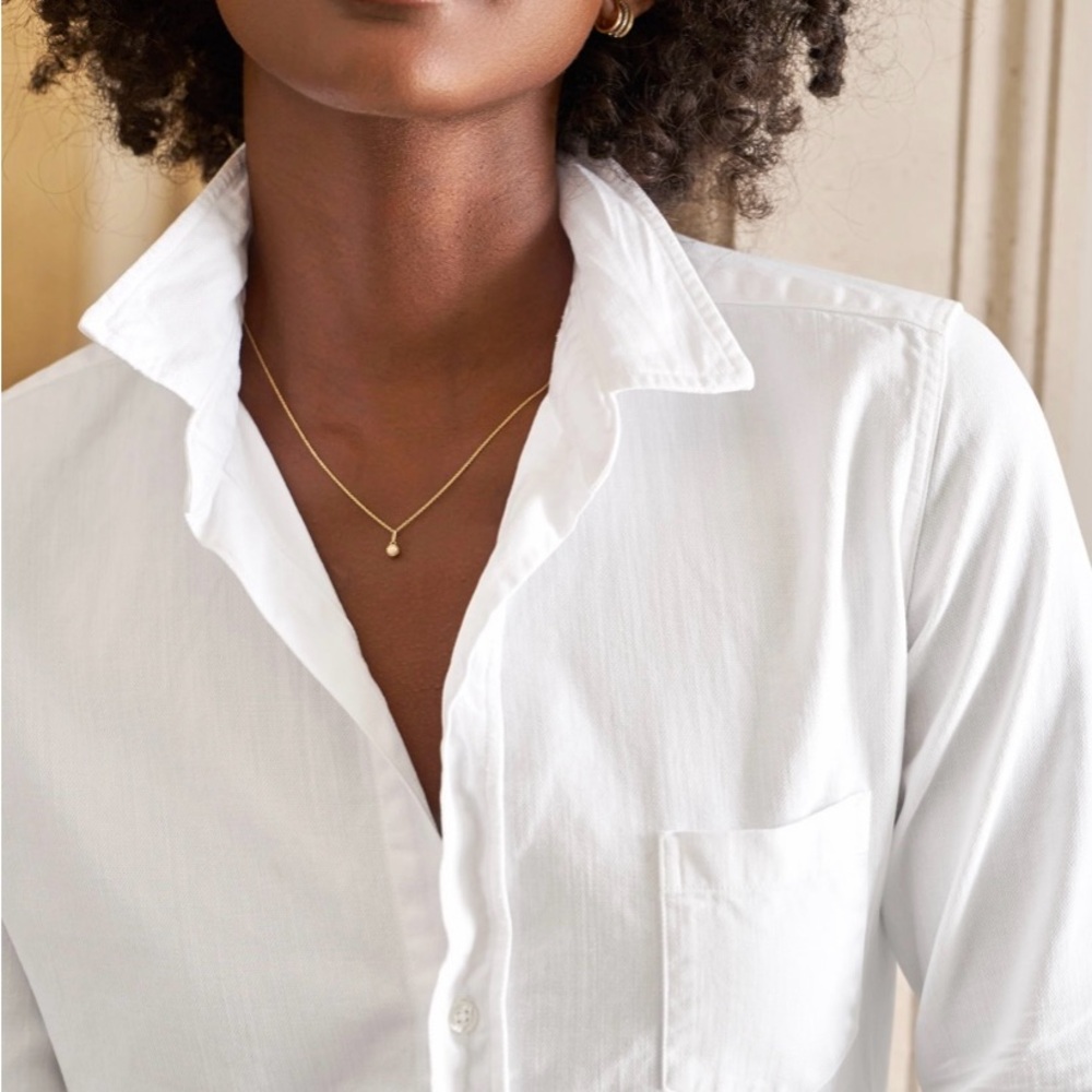 Frank & Eileen BARRY Tailored Button-Up Shirt. White Distressed Denim. Large. - Picture 14 of 15